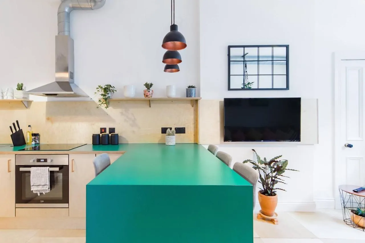 Apartment The Plywood Flat, Modern Style In A Traditional Tenement Edinburgh United Kingdom